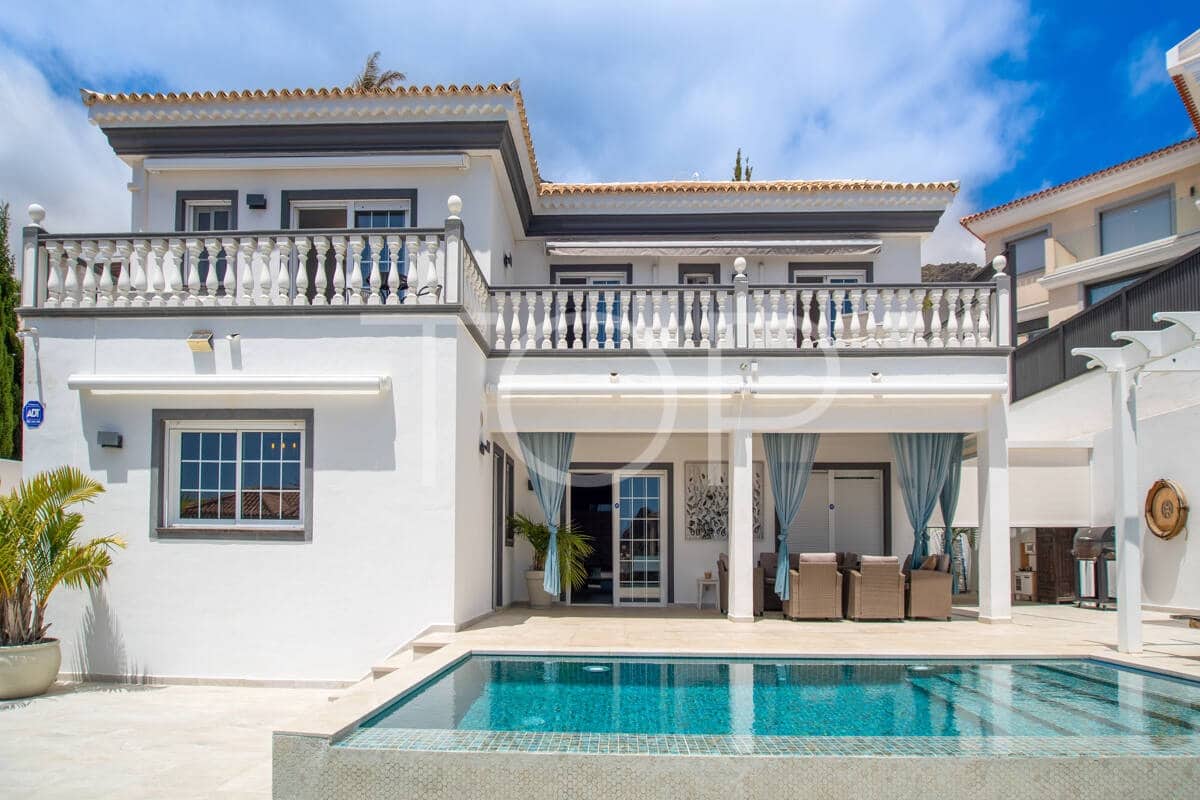 4 Zimmer Villa zu verkaufen in Costa Adeje mit Pool Garage - 1.590.000 € (Ref: 10074752)