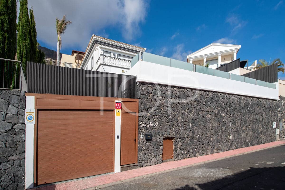 4 Zimmer Villa zu verkaufen in Costa Adeje mit Pool Garage - 1.590.000 € (Ref: 10074752)