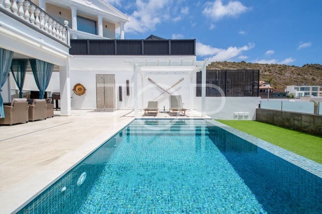 4 Zimmer Villa zu verkaufen in Torviscas Centro y Alto, Adeje mit Pool Garage - 1.590.000 € (Ref: 10074752)