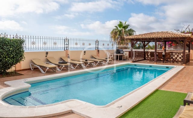 Chalet de 5 habitaciones en Torviscas Centro y Alto, Adeje en venta con piscina garaje - 1.500.000 € (Ref: 10145625)