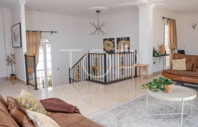 Chalet de 5 habitaciones en Torviscas Centro y Alto, Adeje en venta con piscina garaje - 1.500.000 € (Ref: 10145625)