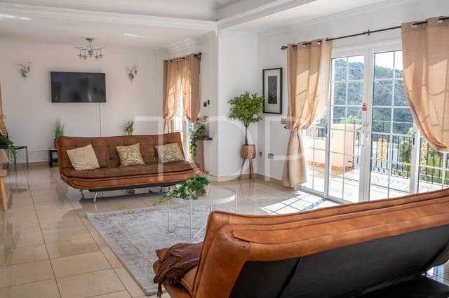 Chalet de 5 habitaciones en Torviscas Centro y Alto, Adeje en venta con piscina garaje - 1.500.000 € (Ref: 10145625)