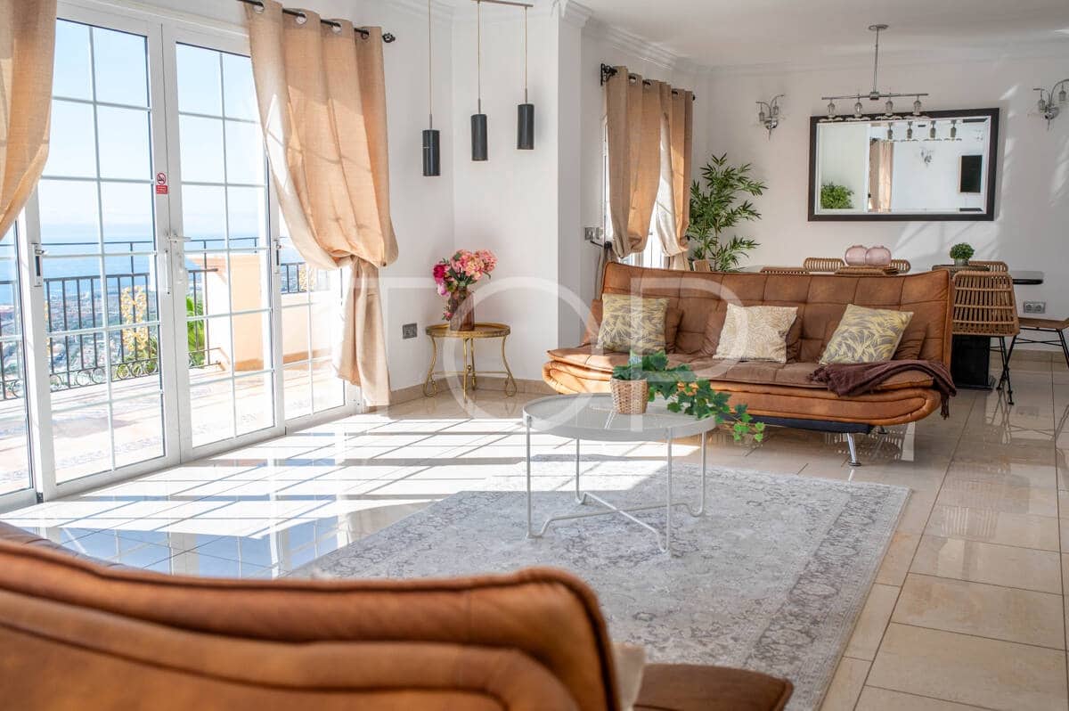 Chalet de 5 habitaciones en Costa Adeje en venta con piscina garaje - 1.500.000 € (Ref: 10145625)