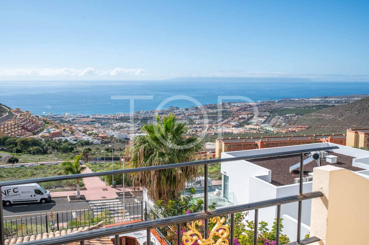 Chalet de 5 habitaciones en Costa Adeje en venta con piscina garaje - 1.500.000 € (Ref: 10145625)