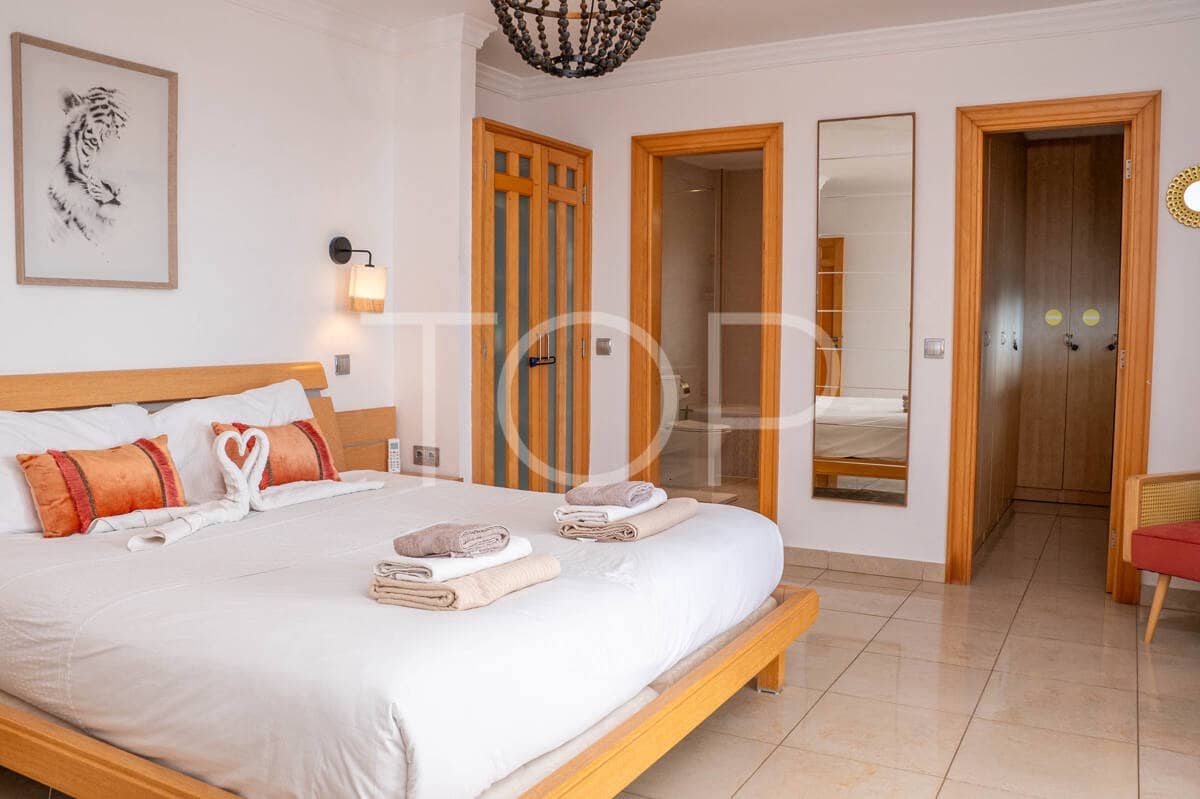 Chalet de 5 habitaciones en Costa Adeje en venta con piscina garaje - 1.500.000 € (Ref: 10145625)