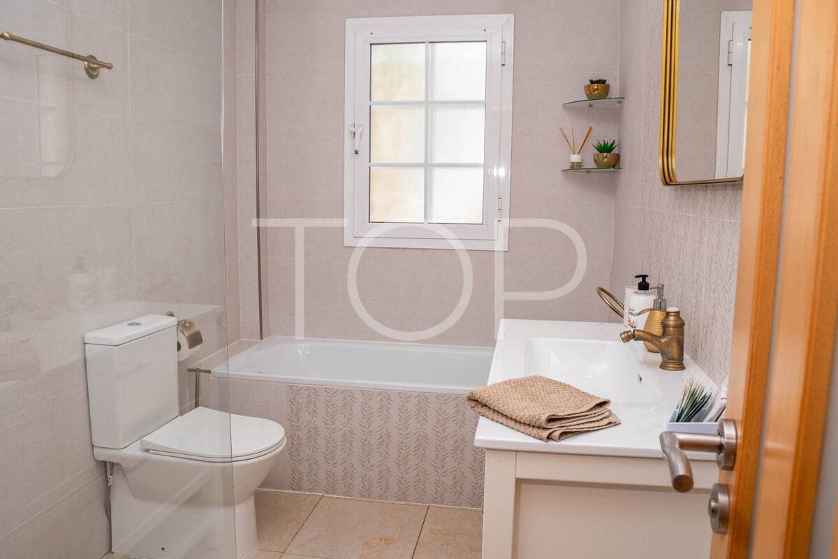 Chalet de 5 habitaciones en Costa Adeje en venta con piscina garaje - 1.500.000 € (Ref: 10145625)