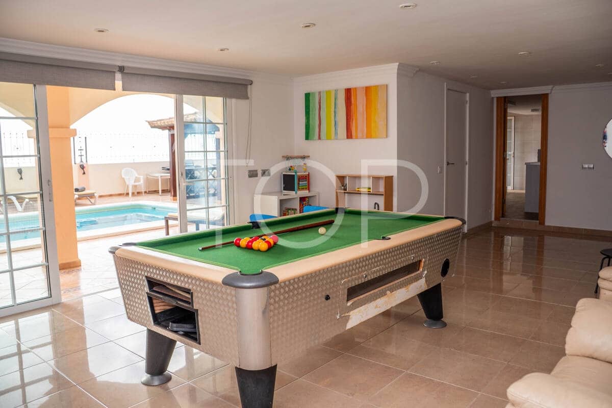 Chalet de 5 habitaciones en Costa Adeje en venta con piscina garaje - 1.500.000 € (Ref: 10145625)