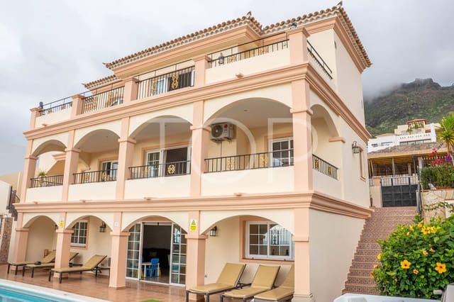 Chalet de 5 habitaciones en Torviscas Centro y Alto, Adeje en venta con piscina garaje - 1.500.000 € (Ref: 10145625)