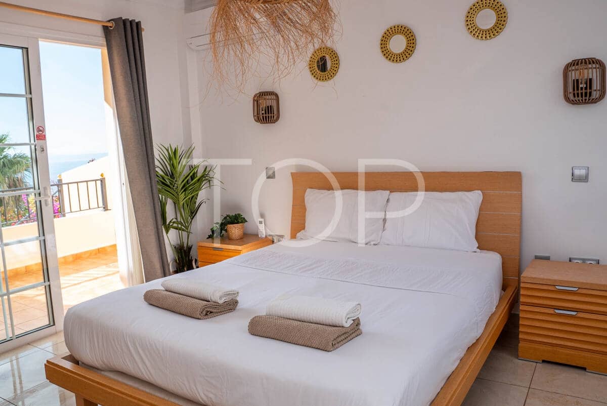 Chalet de 5 habitaciones en Costa Adeje en venta con piscina garaje - 1.500.000 € (Ref: 10145625)
