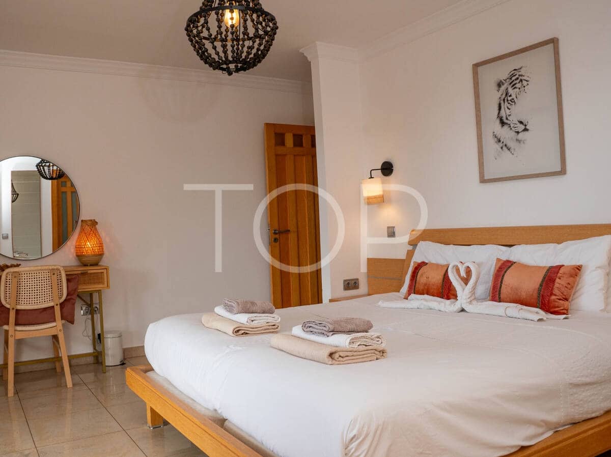 Chalet de 5 habitaciones en Costa Adeje en venta con piscina garaje - 1.500.000 € (Ref: 10145625)