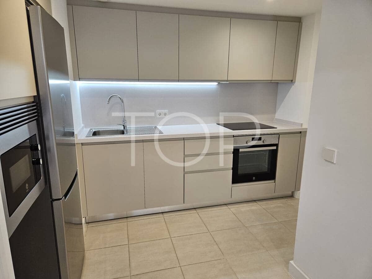 1 soveværelse Lejlighed til salg i Los Cristianos med swimmingpool garage - € 359.713 (Ref: 10165926)