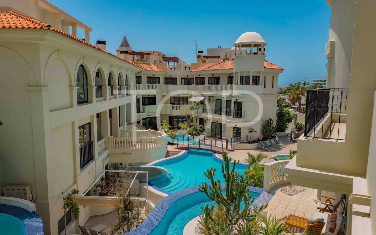 1 soveværelse Lejlighed til salg i Los Cristianos med swimmingpool garage - € 340.186 (Ref: 10167991)