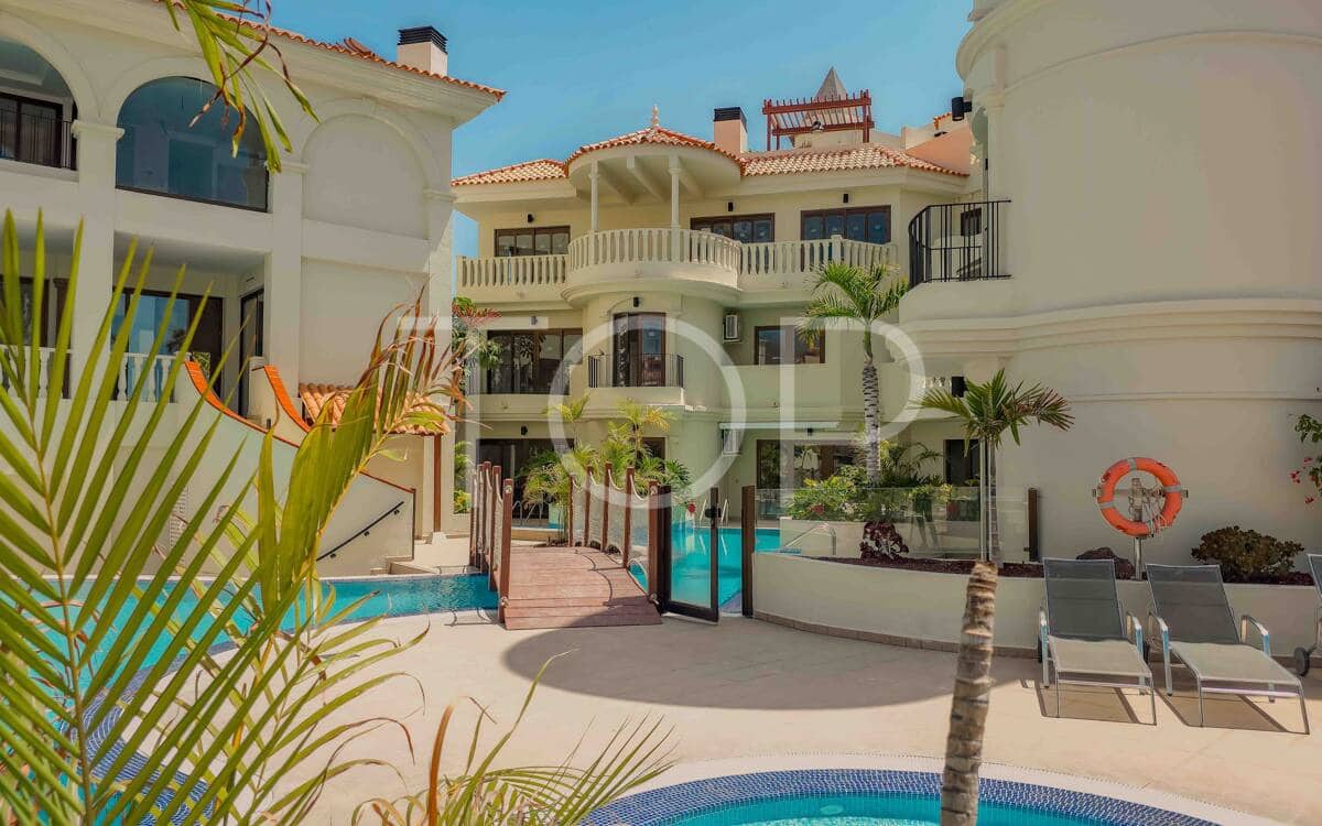 1 soveværelse Lejlighed til salg i Los Cristianos med swimmingpool garage - € 340.186 (Ref: 10167991)