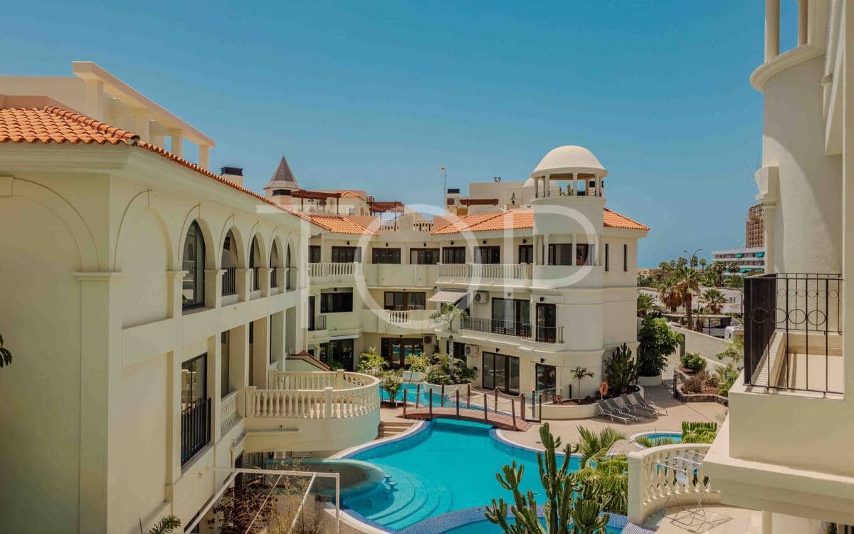 1 soveværelse Lejlighed til salg i Los Cristianos med swimmingpool garage - € 340.186 (Ref: 10167991)