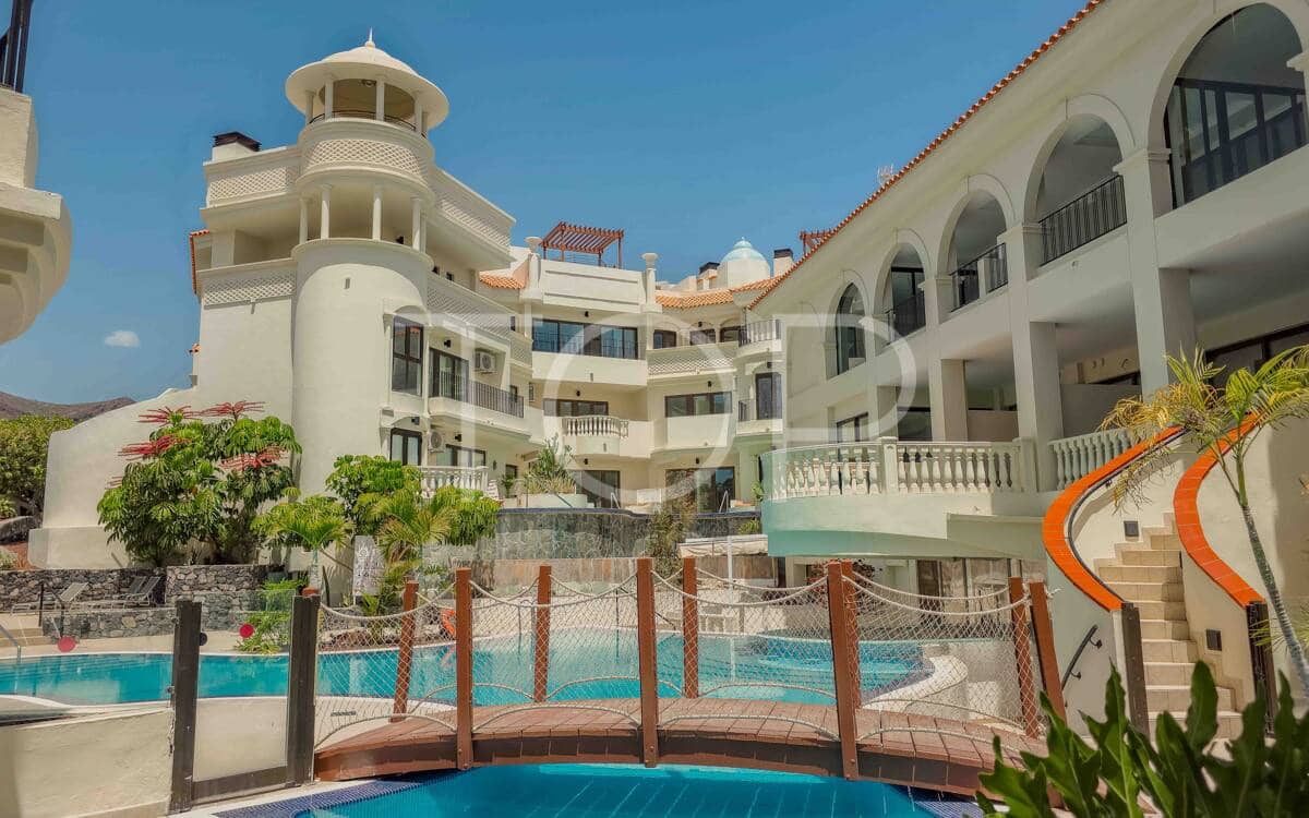 1 soveværelse Lejlighed til salg i Los Cristianos med swimmingpool garage - € 340.186 (Ref: 10167991)