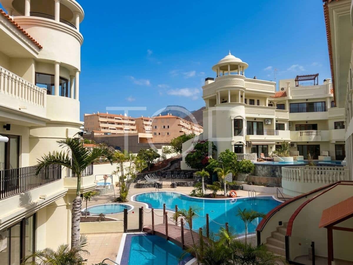 1 soveværelse Lejlighed til salg i Los Cristianos med swimmingpool garage - € 340.186 (Ref: 10167991)