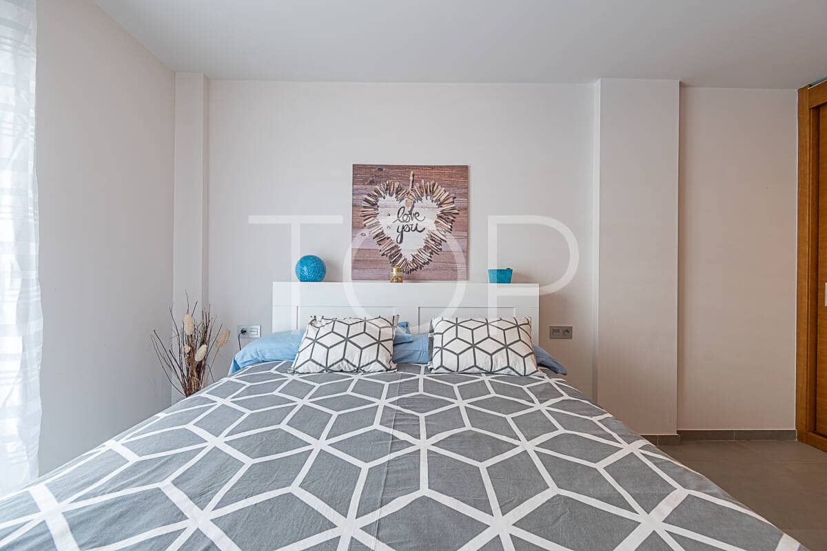 2 bedroom Flat for sale in La Tejita with pool garage - € 390,000 (Ref: 10170280)