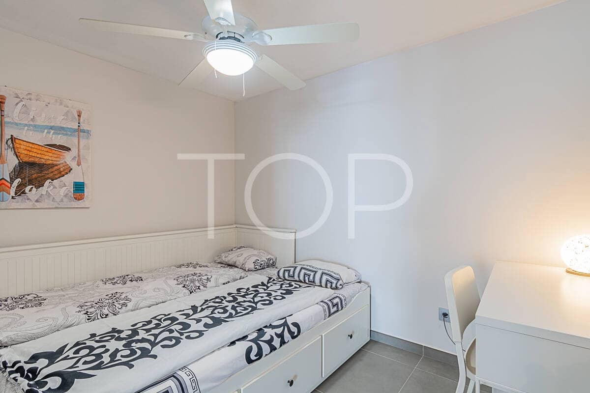 2 bedroom Flat for sale in La Tejita with pool garage - € 390,000 (Ref: 10170280)