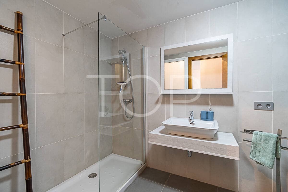 2 bedroom Flat for sale in La Tejita with pool garage - € 390,000 (Ref: 10170280)