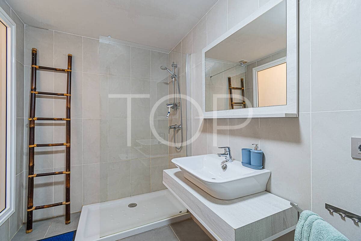 2 bedroom Flat for sale in La Tejita with pool garage - € 390,000 (Ref: 10170280)