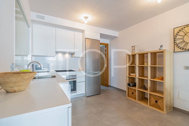 2 bedroom Flat for sale in La Tejita, Granadilla de Abona with pool garage - € 390,000 (Ref: 10170280)