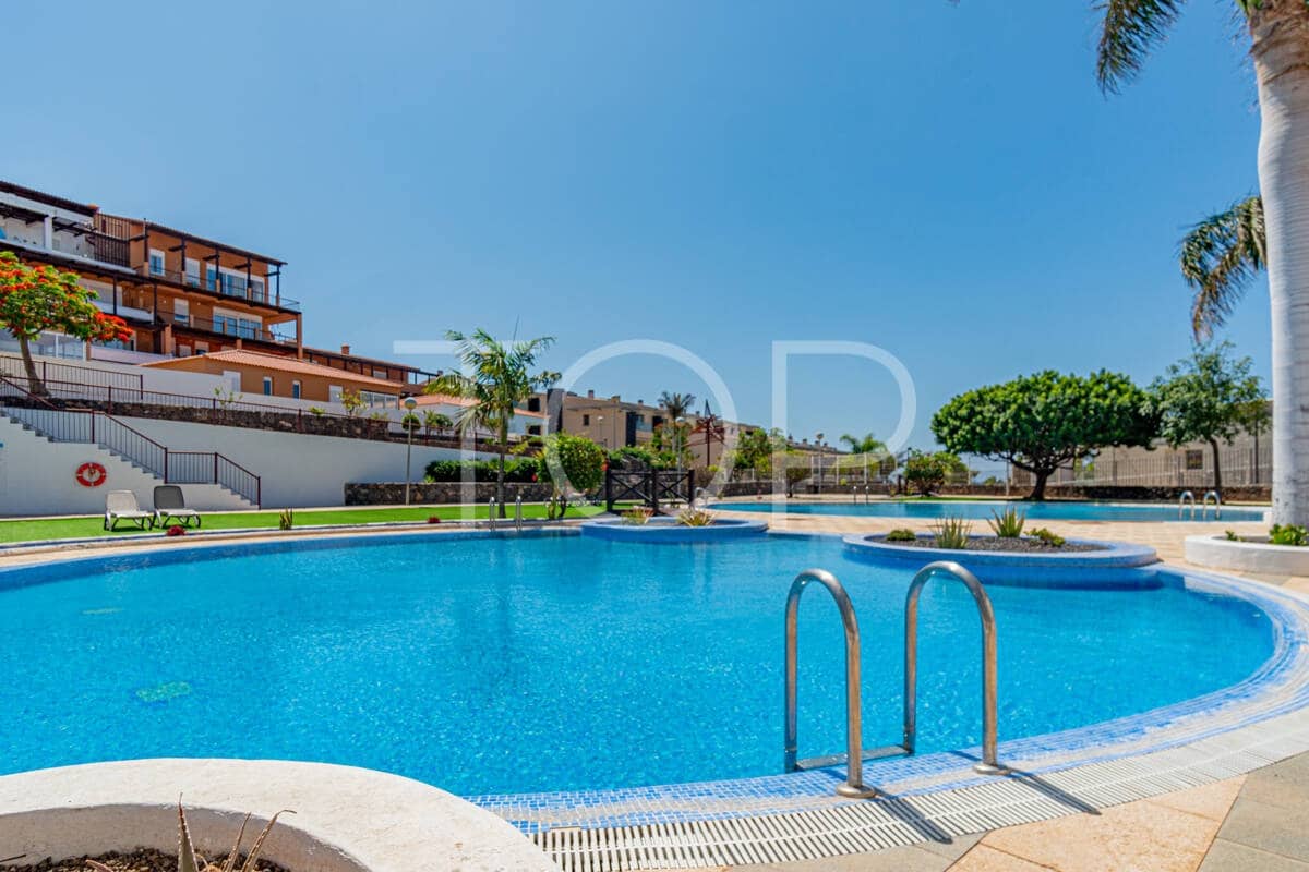 2 slaapkamer Flat te koop in Amarilla Golf met zwembad garage - € 338.500 (Ref: 10176082)