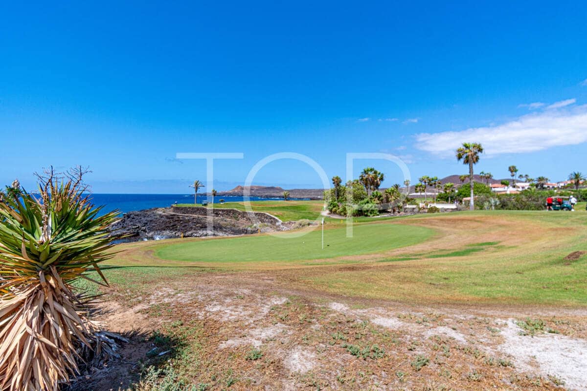 2 slaapkamer Flat te koop in Amarilla Golf met zwembad garage - € 338.500 (Ref: 10176082)