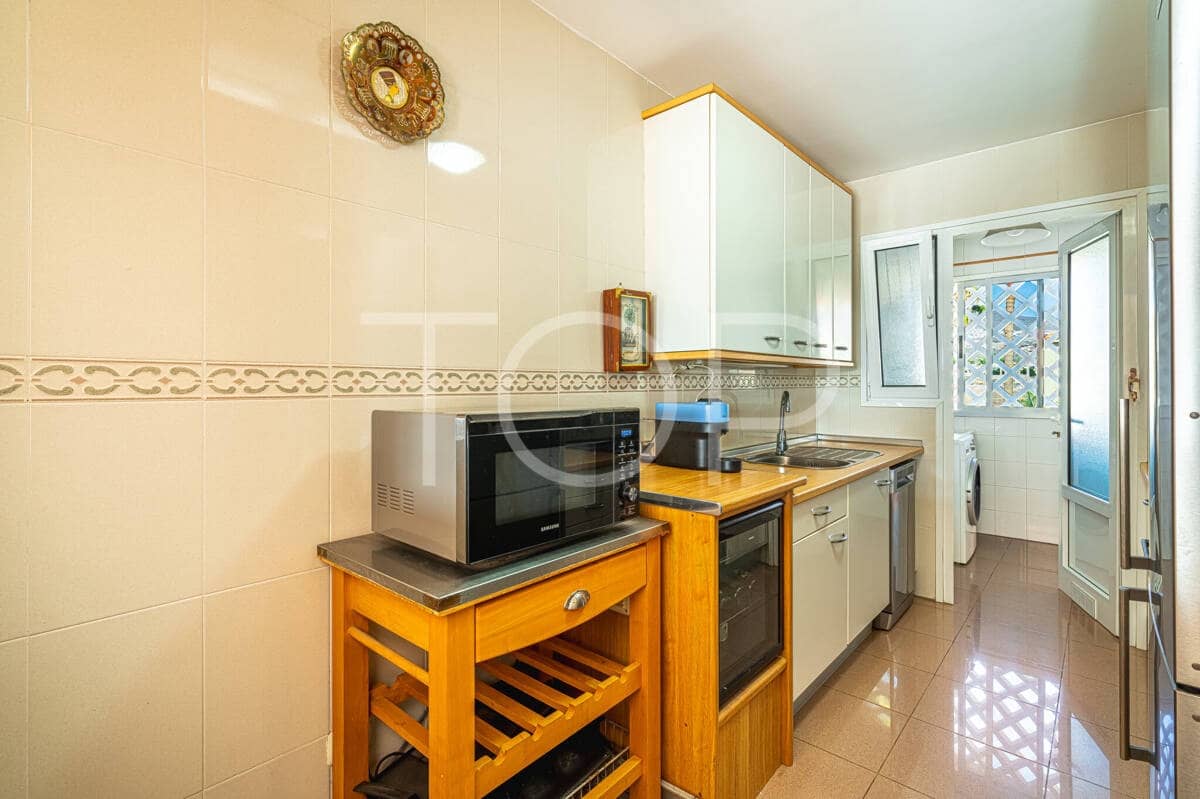 3 soveværelse Penthouse til salg i Playa del Duque med swimmingpool garage - € 720.000 (Ref: 10179661)