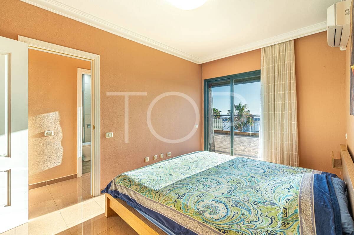 3 soveværelse Penthouse til salg i Playa del Duque med swimmingpool garage - € 720.000 (Ref: 10179661)