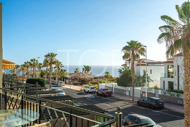 3 soveværelse Penthouse til salg i Playa del Duque, Adeje med swimmingpool garage - € 720.000 (Ref: 10179661)