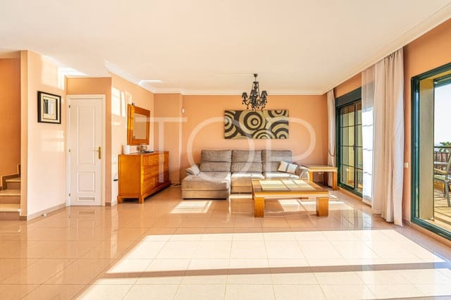 3 soveværelse Penthouse til salg i Playa del Duque, Adeje med swimmingpool garage - € 720.000 (Ref: 10179661)
