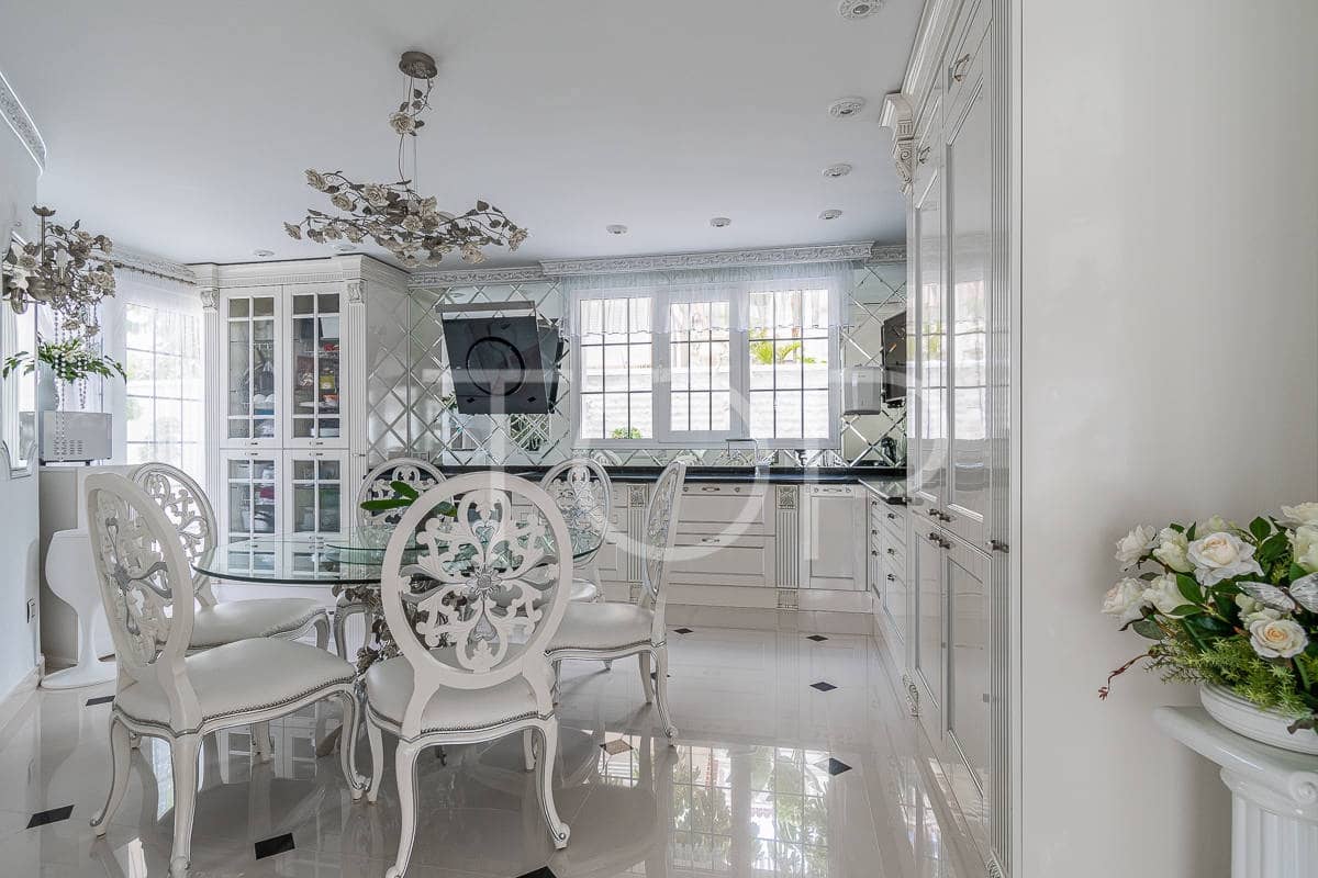 6 slaapkamer Villa te koop in La Caleta Adeje met zwembad garage - € 4.500.000 (Ref: 7673220)