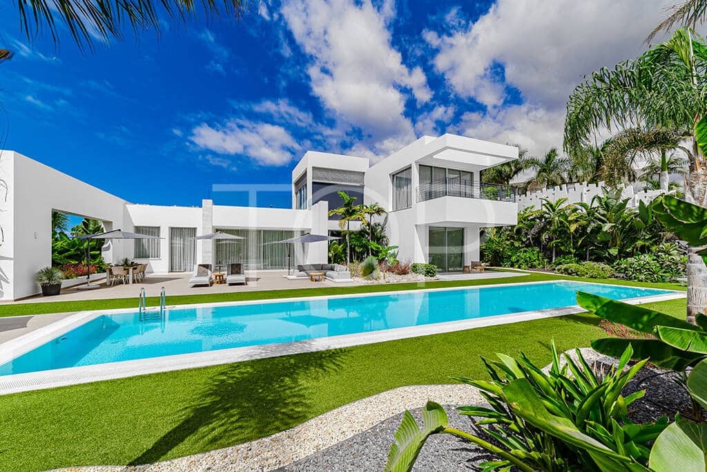 5 bedroom Villa for sale in La Caleta Adeje with pool garage - € 6,350,000 (Ref: 7673239)