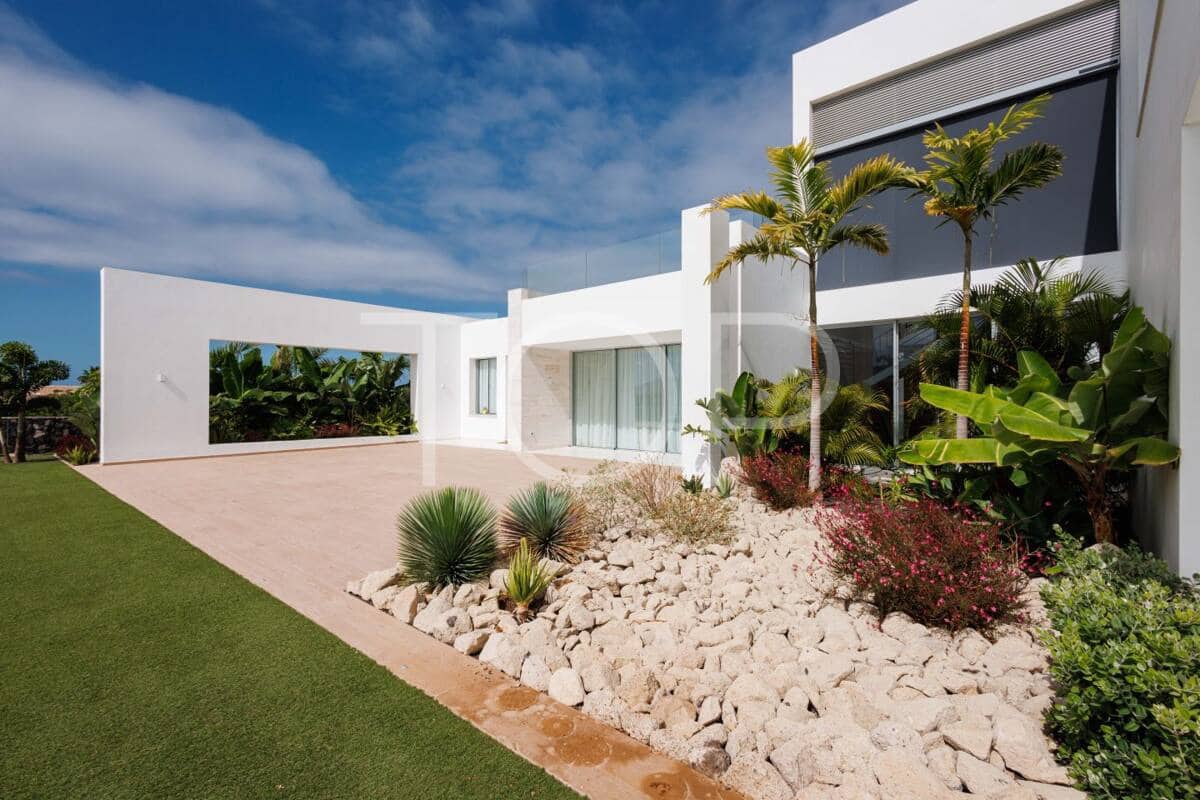 5 bedroom Villa for sale in La Caleta Adeje with pool garage - € 6,350,000 (Ref: 7673239)