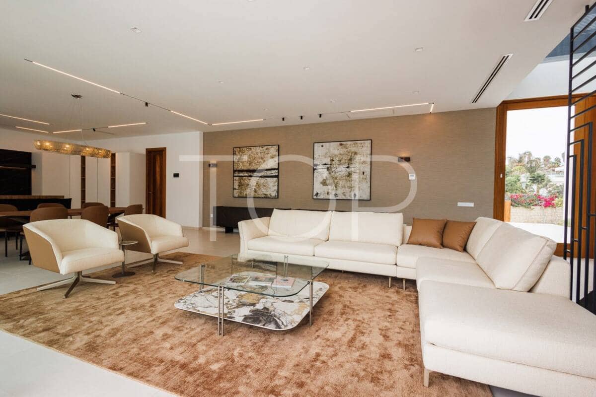 5 bedroom Villa for sale in La Caleta Adeje with pool garage - € 6,350,000 (Ref: 7673239)