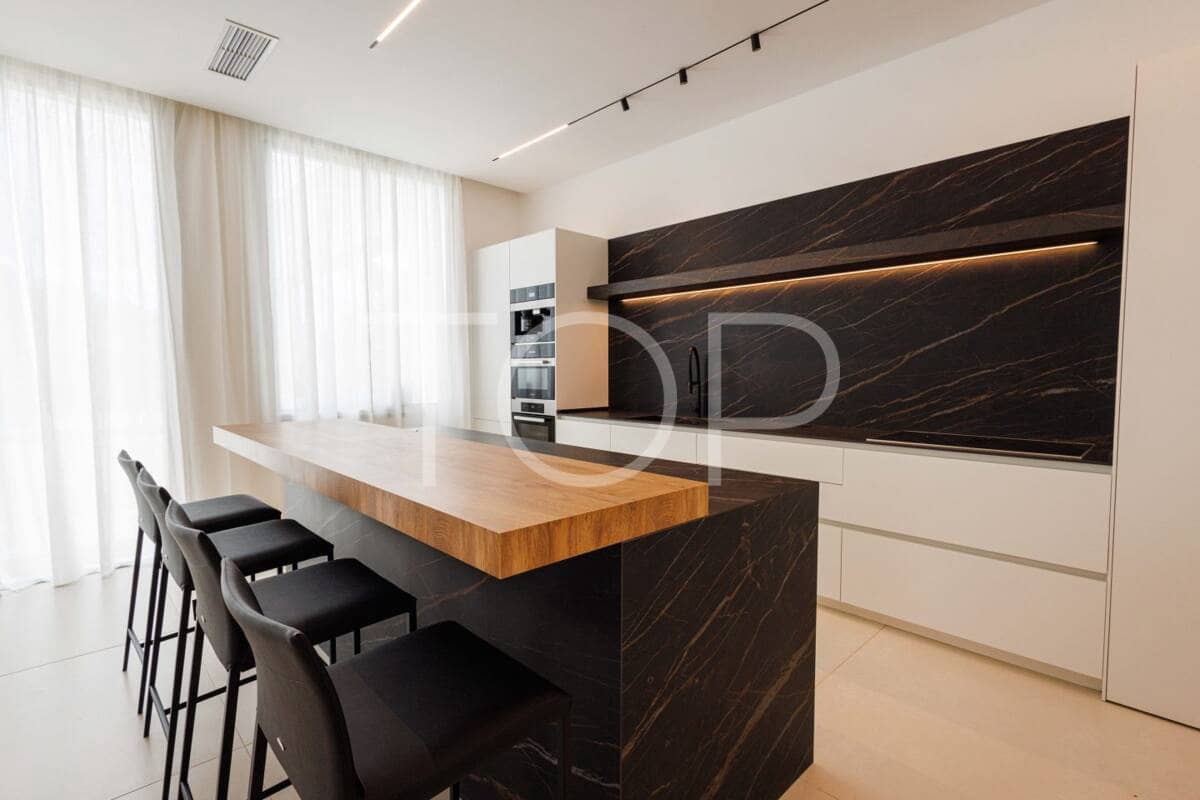 5 bedroom Villa for sale in La Caleta Adeje with pool garage - € 6,350,000 (Ref: 7673239)