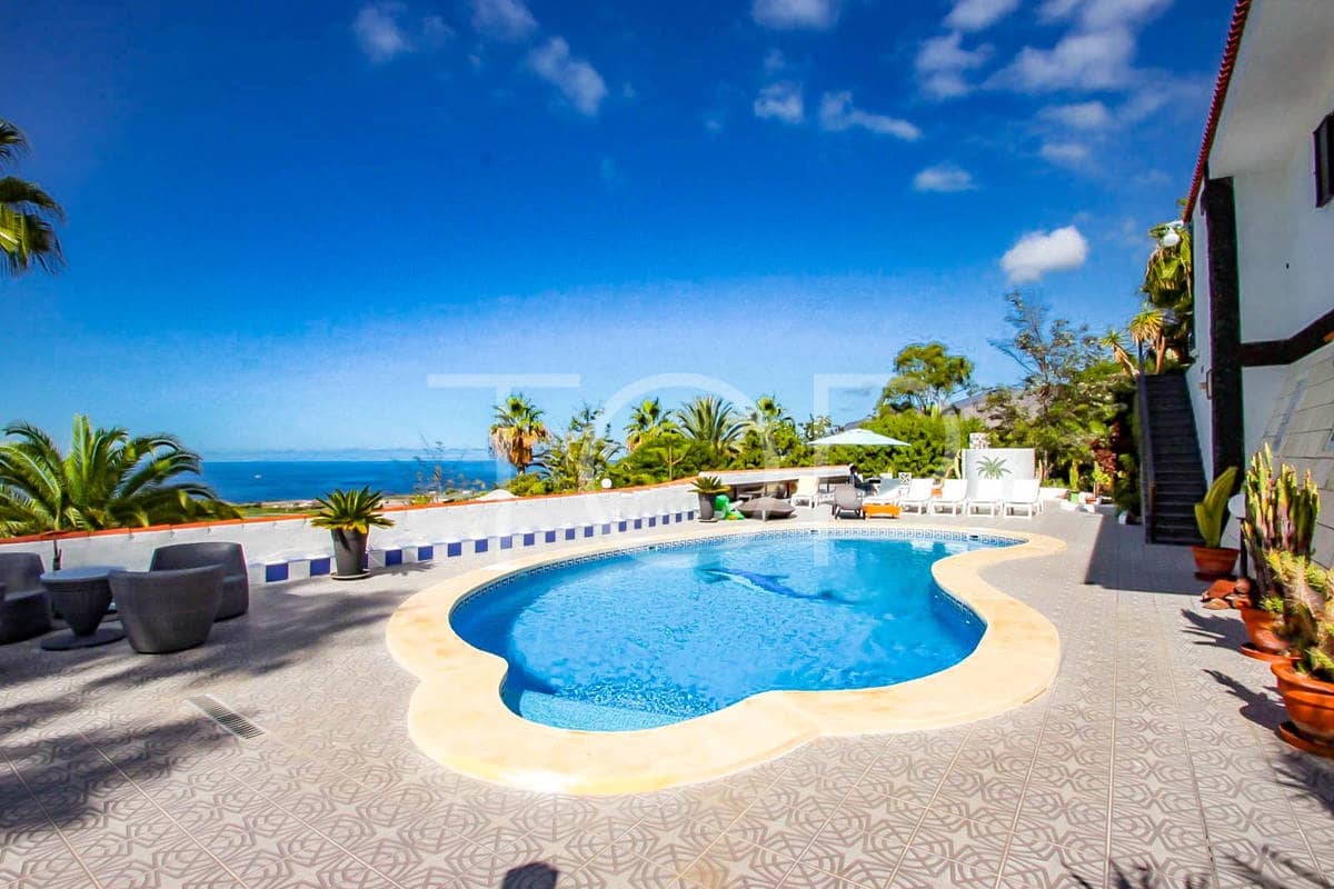 9 soveværelse Finca/Landehus til salg i Alcala med swimmingpool garage - € 3.050.000 (Ref: 7673247)