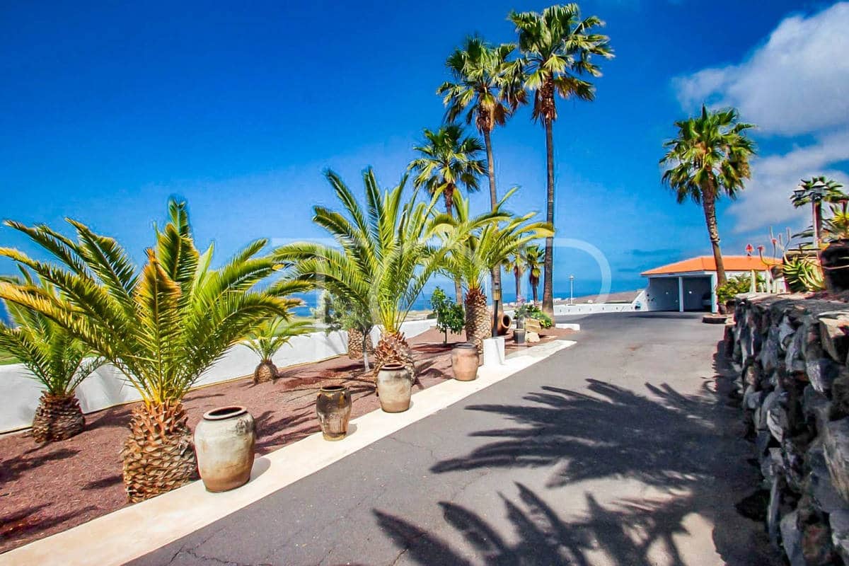 9 soveværelse Finca/Landehus til salg i Alcala med swimmingpool garage - € 3.050.000 (Ref: 7673247)