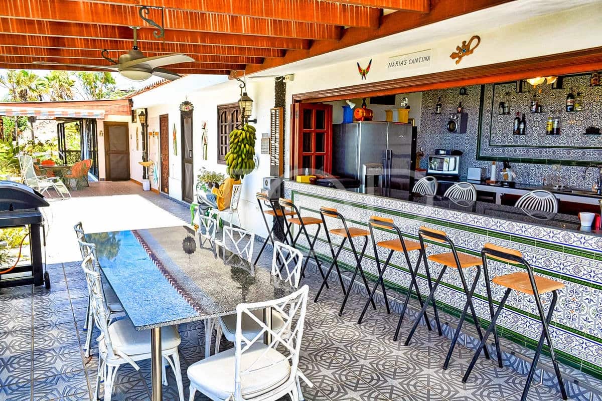 9 soveværelse Finca/Landehus til salg i Alcala med swimmingpool garage - € 3.050.000 (Ref: 7673247)