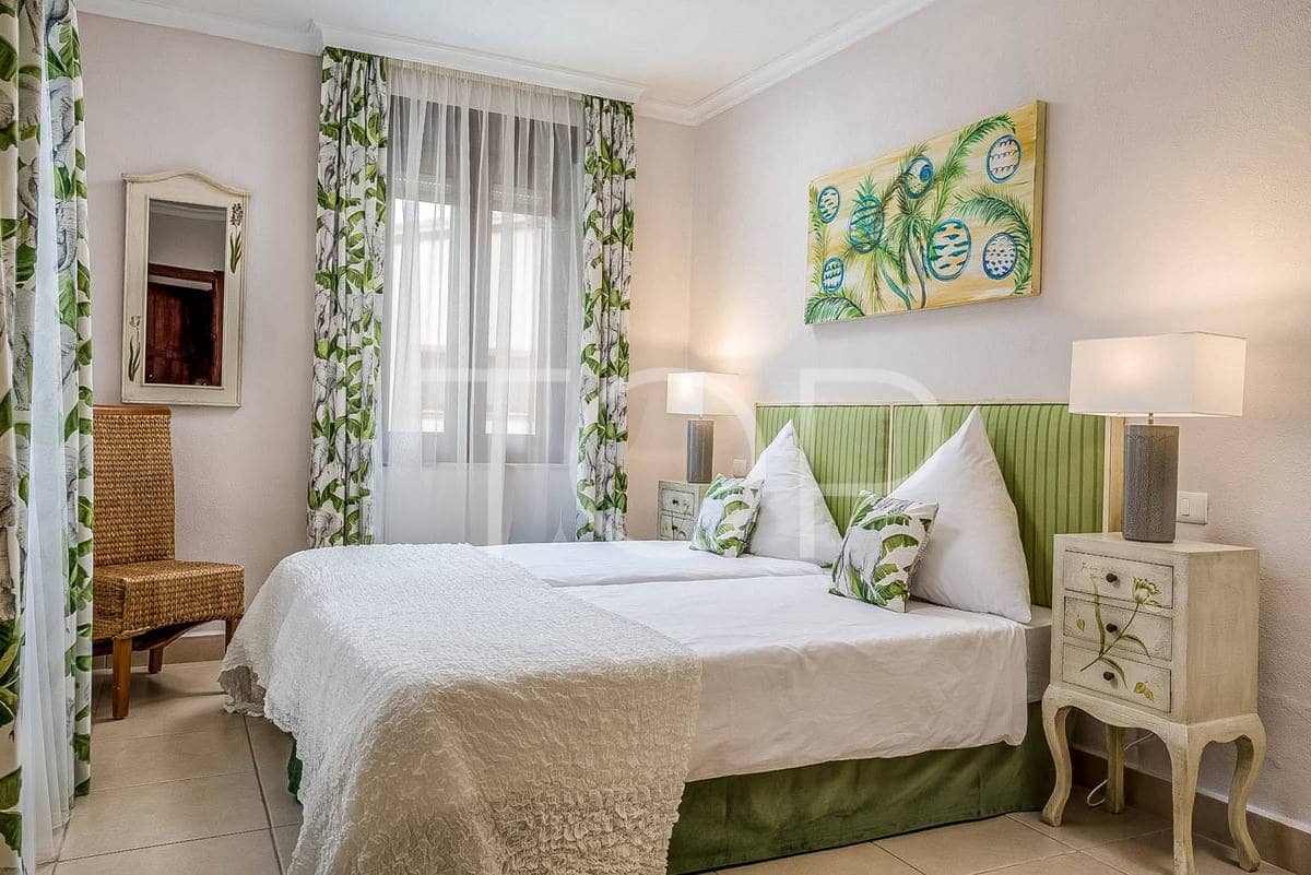 14 soveværelse Finca/Landehus til salg i Playa San Juan med swimmingpool garage - € 2.500.000 (Ref: 7673248)