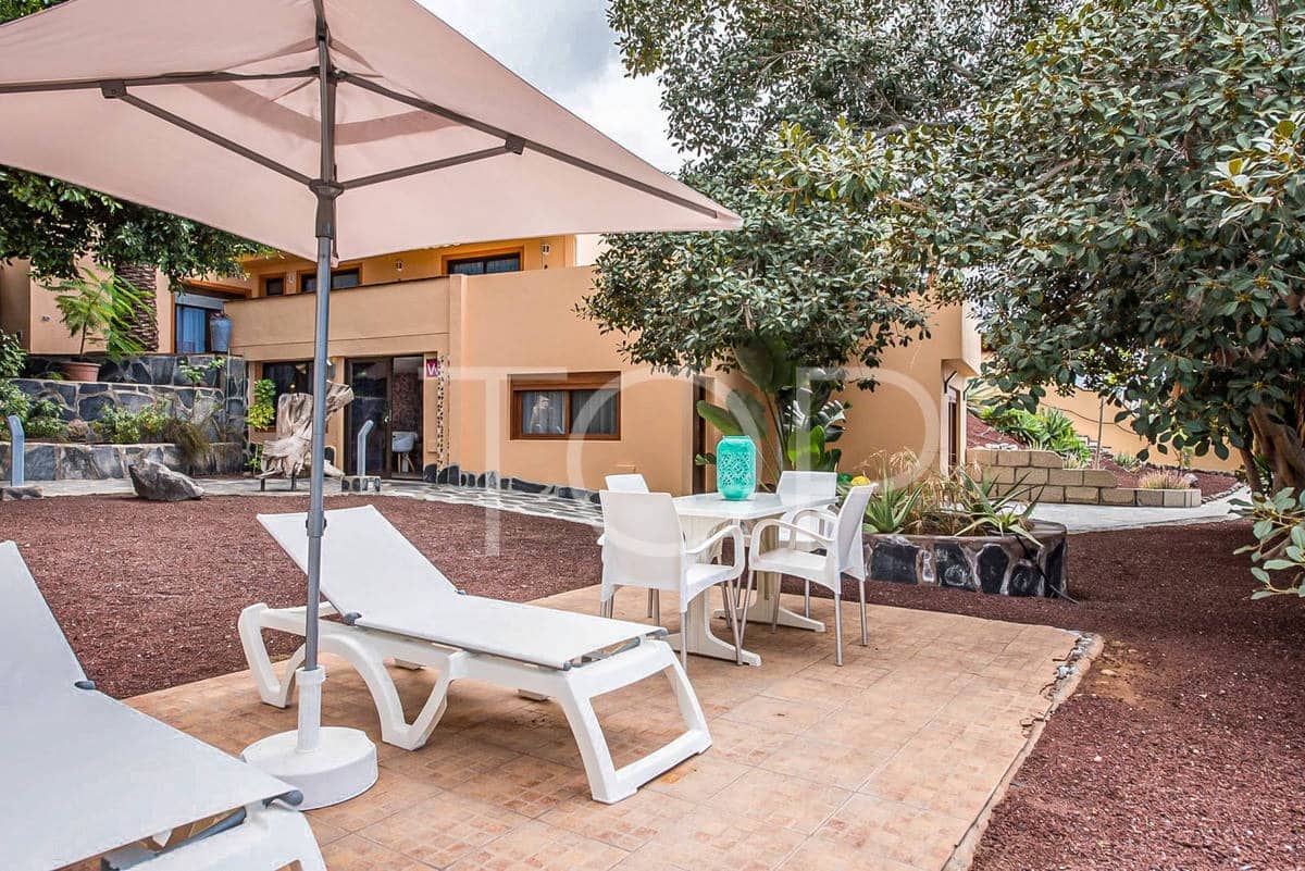 14 soveværelse Finca/Landehus til salg i Playa San Juan med swimmingpool garage - € 2.500.000 (Ref: 7673248)