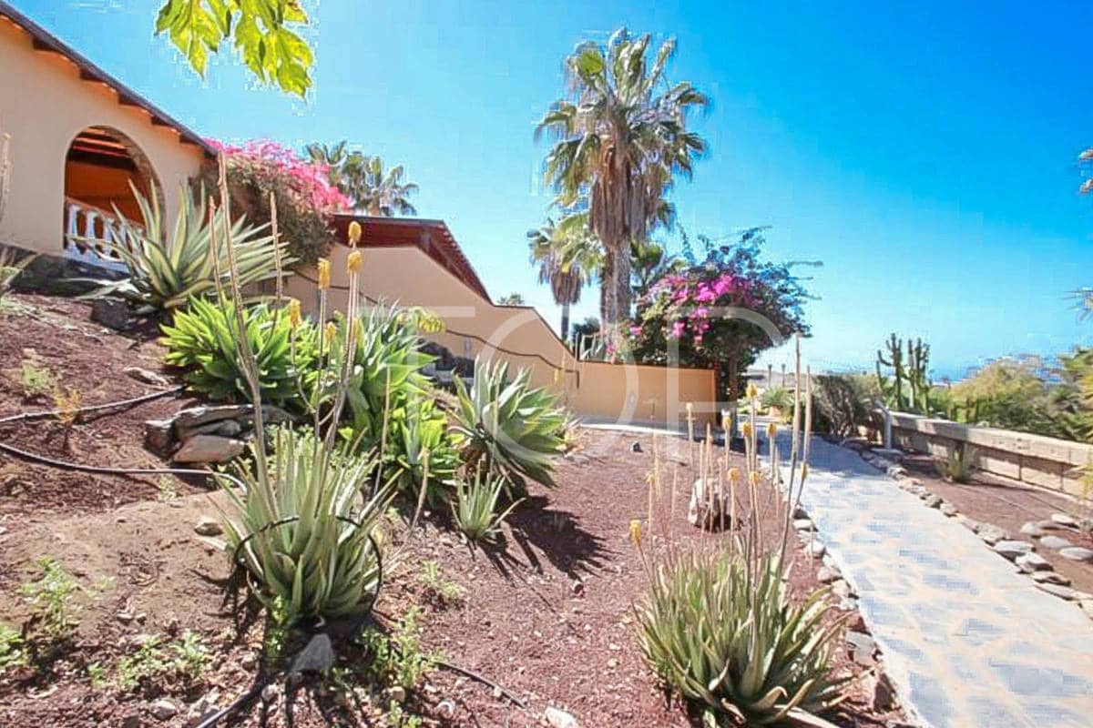 14 soveværelse Finca/Landehus til salg i Playa San Juan med swimmingpool garage - € 2.500.000 (Ref: 7673248)