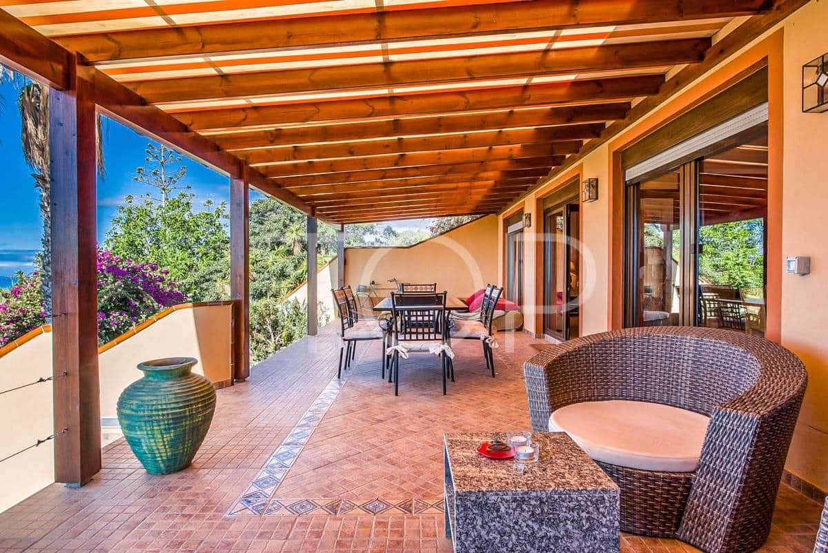 14 soveværelse Finca/Landehus til salg i Playa San Juan med swimmingpool garage - € 2.500.000 (Ref: 7673248)