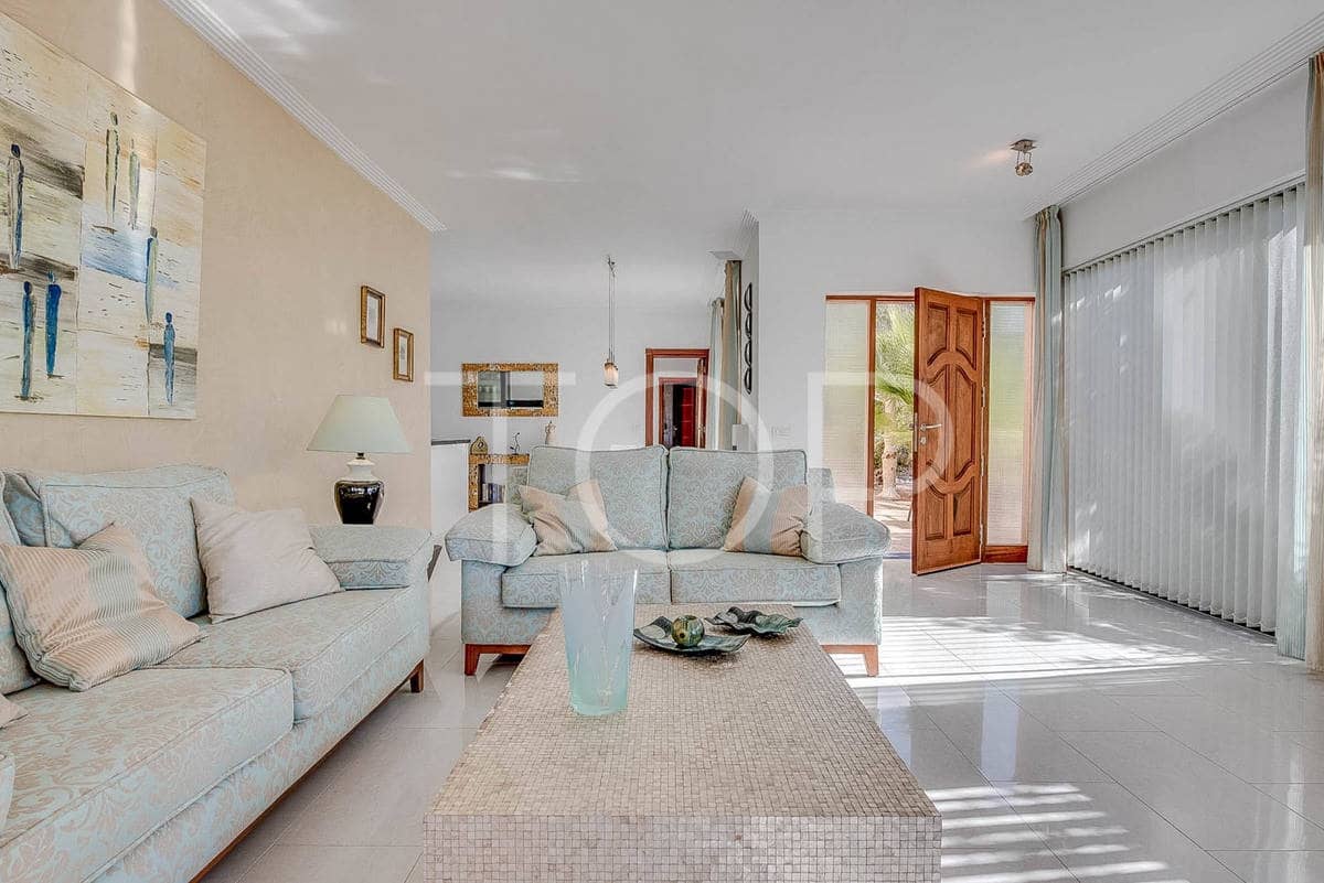 14 soveværelse Finca/Landehus til salg i Playa San Juan med swimmingpool garage - € 2.500.000 (Ref: 7673248)