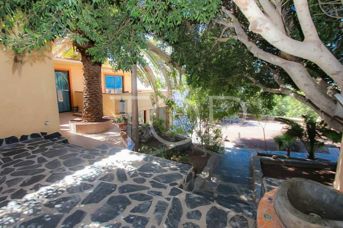 14 soveværelse Finca/Landehus til salg i Playa San Juan med swimmingpool garage - € 2.500.000 (Ref: 7673248)