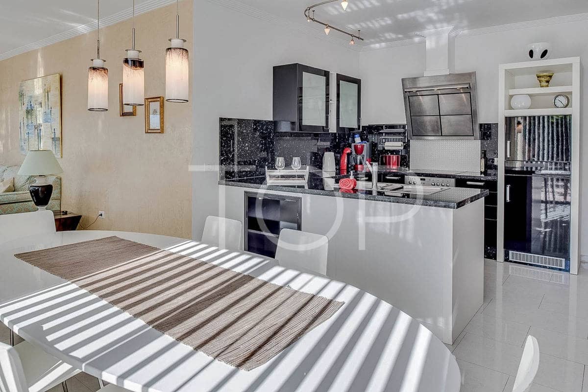 14 soveværelse Finca/Landehus til salg i Playa San Juan med swimmingpool garage - € 2.500.000 (Ref: 7673248)