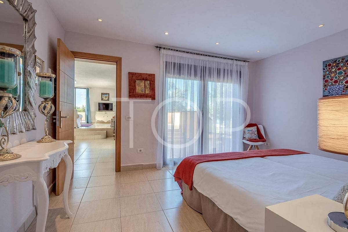 14 soveværelse Finca/Landehus til salg i Playa San Juan med swimmingpool garage - € 2.500.000 (Ref: 7673248)