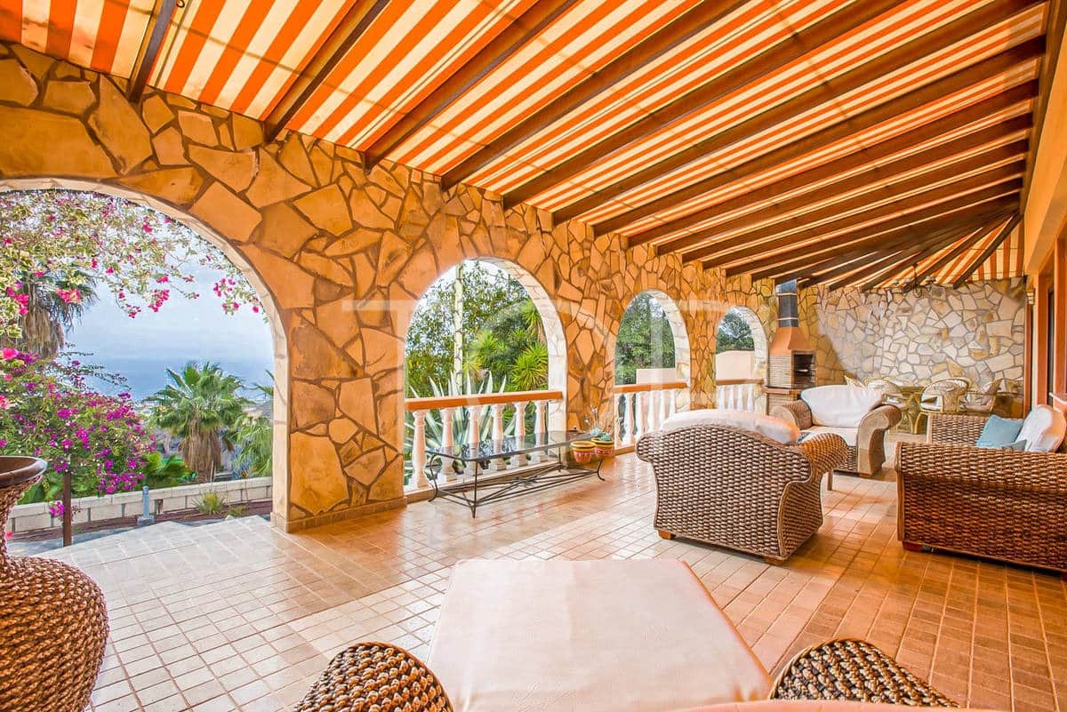 14 soveværelse Finca/Landehus til salg i Playa San Juan med swimmingpool garage - € 2.500.000 (Ref: 7673248)