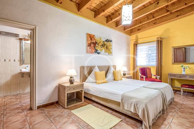 15 bedroom Finca/Country House for sale in Chio, Guía de Isora with pool - € 2,500,000 (Ref: 7673249)