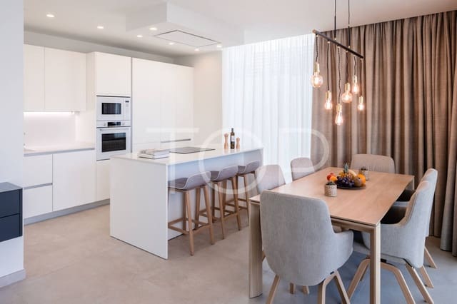 3 makuuhuone Huvila myytävänä paikassa San Eugenio Alto, Adeje mukana uima-altaan 
autotalli - 1 912 900 € (Ref: 7673257)